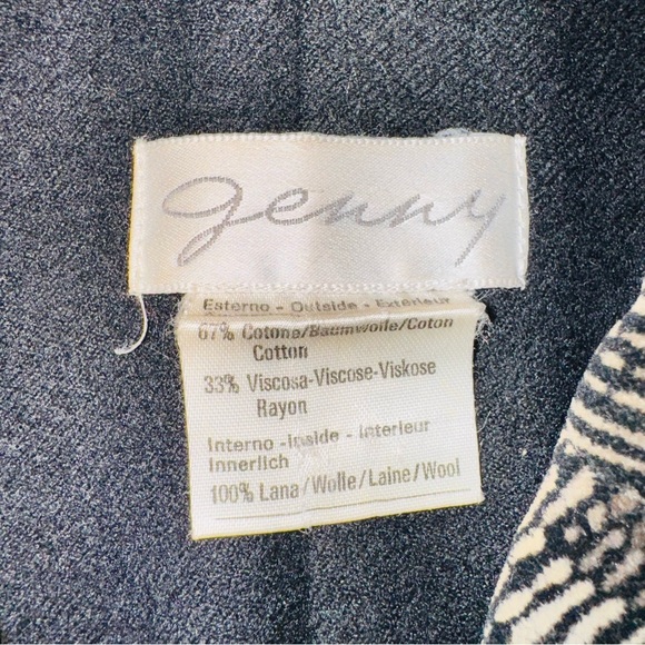 Elegant Black Floral Blazer - Picture 4 of 6